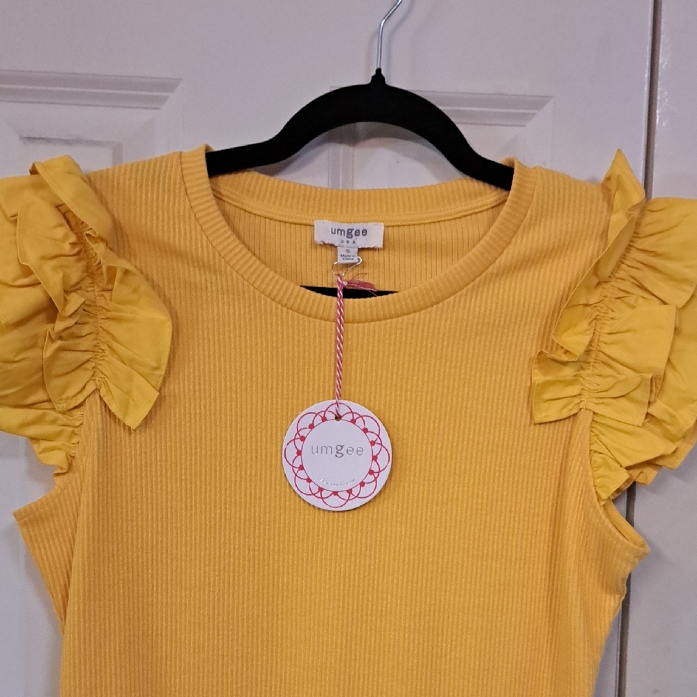 NWT Umgee Women Golden Ruffle Sleeve Tee